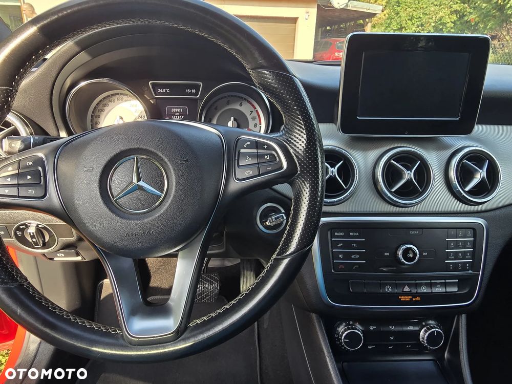 Mercedes-Benz CLA - 10