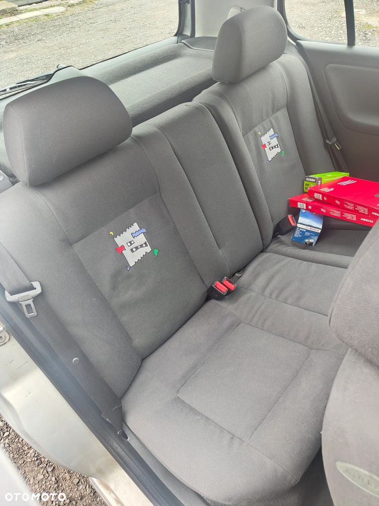 Volkswagen Polo 1.4 16V Comfortline - 20