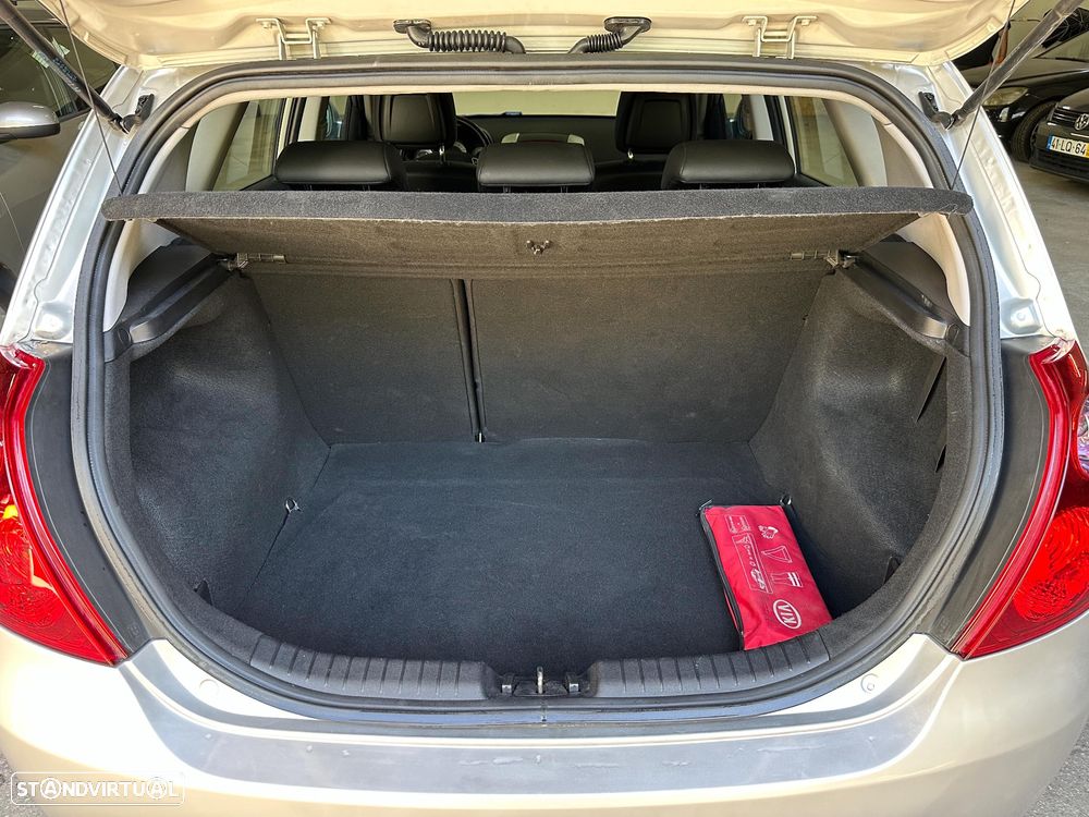 Kia Ceed 1.6 CRDi EX - 22