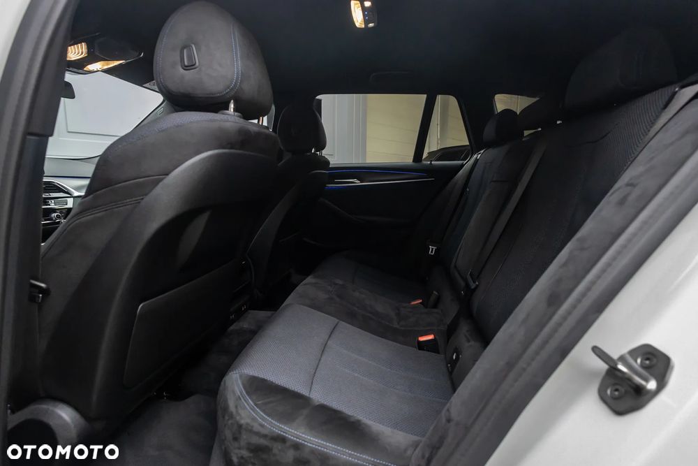 BMW Seria 5 520d xDrive mHEV M Sport sport - 24