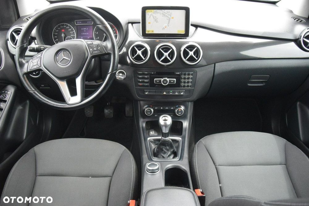 Mercedes-Benz Klasa B 180 Edition - 26