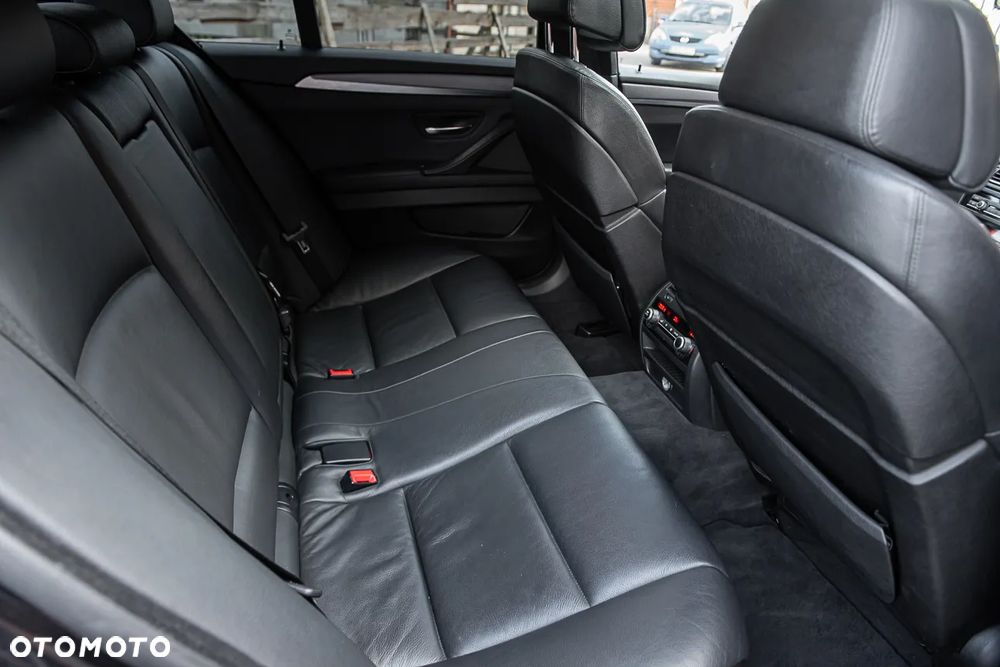 BMW Seria 5 M550d xDrive - 9