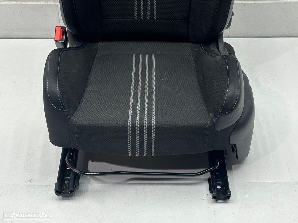 Conjunto Bancos / Interior Completo - Renault Megane IV GT Line (2018) - 10