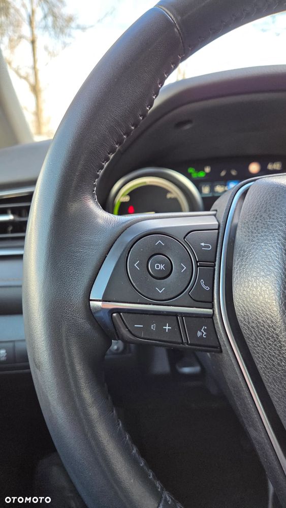 Toyota Camry 2.5 Hybrid Executive CVT - 18