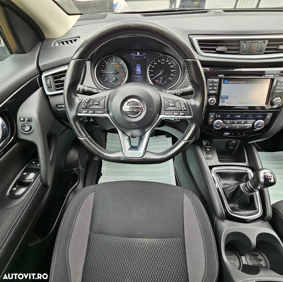 Nissan Qashqai 1.6L dCi Start/Stop 4X4-i N-Connecta - 17
