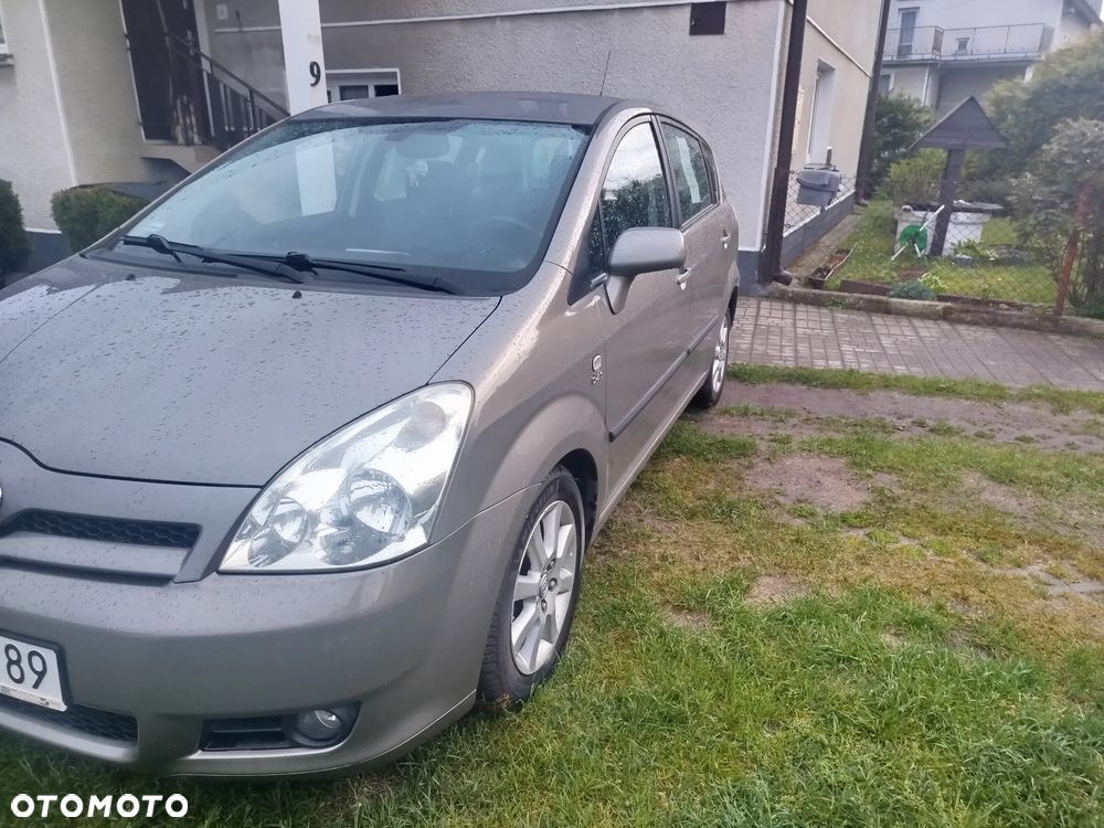 Toyota Corolla Verso 2.0 D-4D Sol - 2