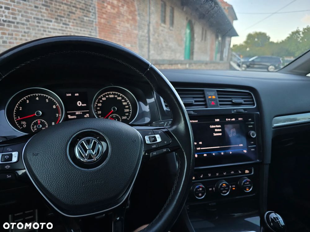 Volkswagen Golf - 13