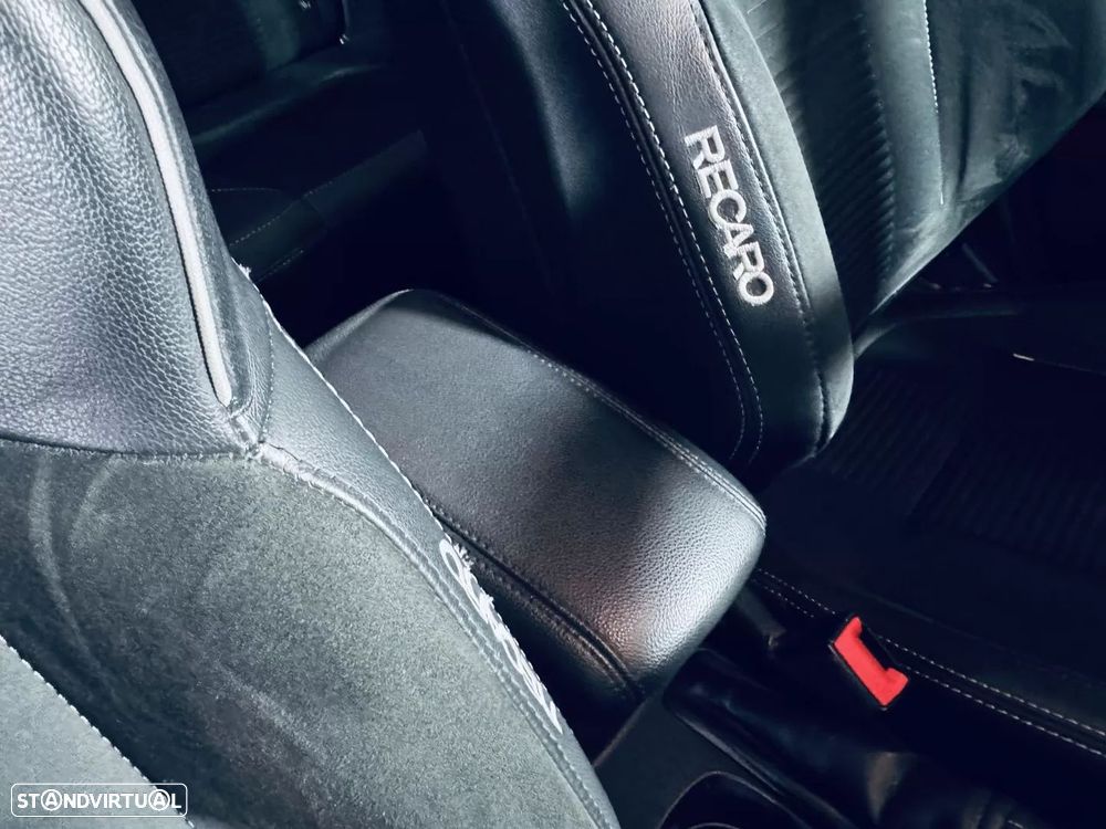 Ford Fiesta 1.5 EcoBoost ST - 36