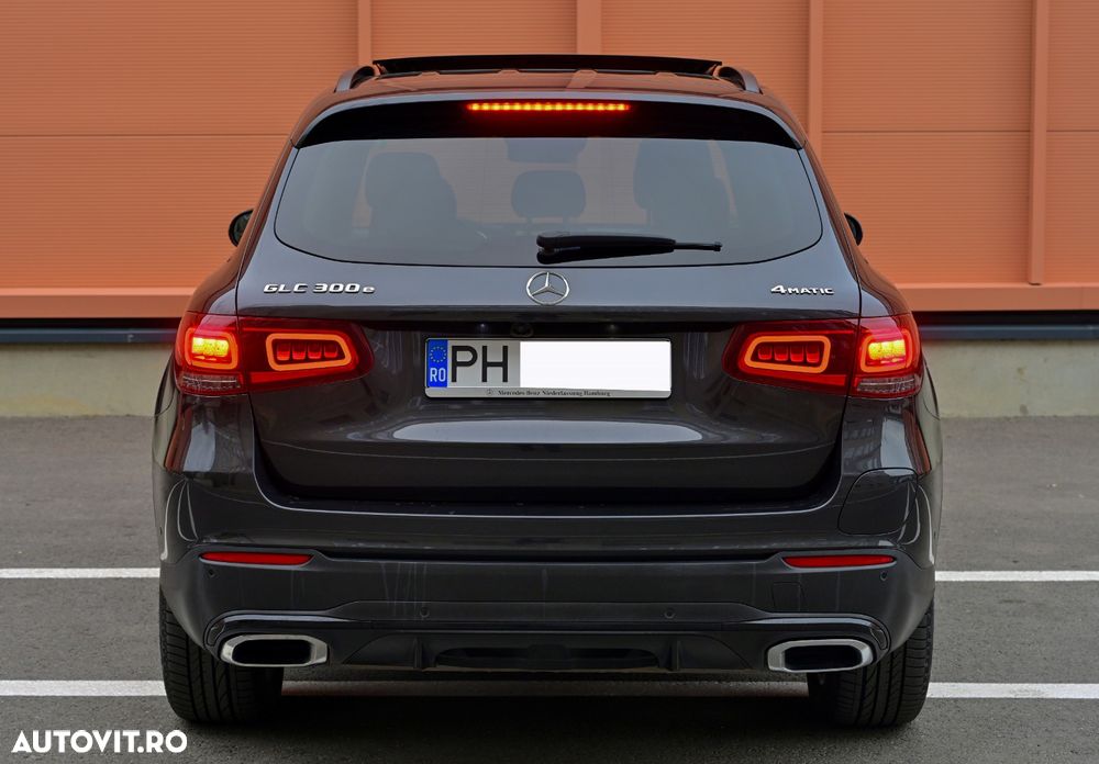 Mercedes-Benz GLC 300 e 4Matic 9G-TRONIC AMG Line Plus - 39