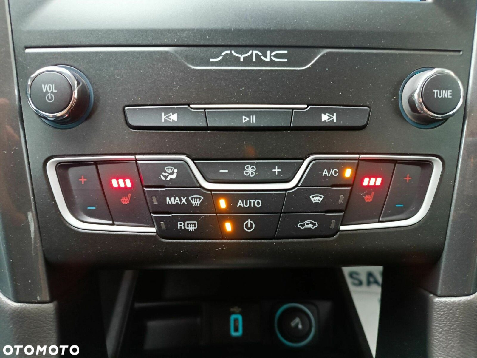 Ford Mondeo - 25