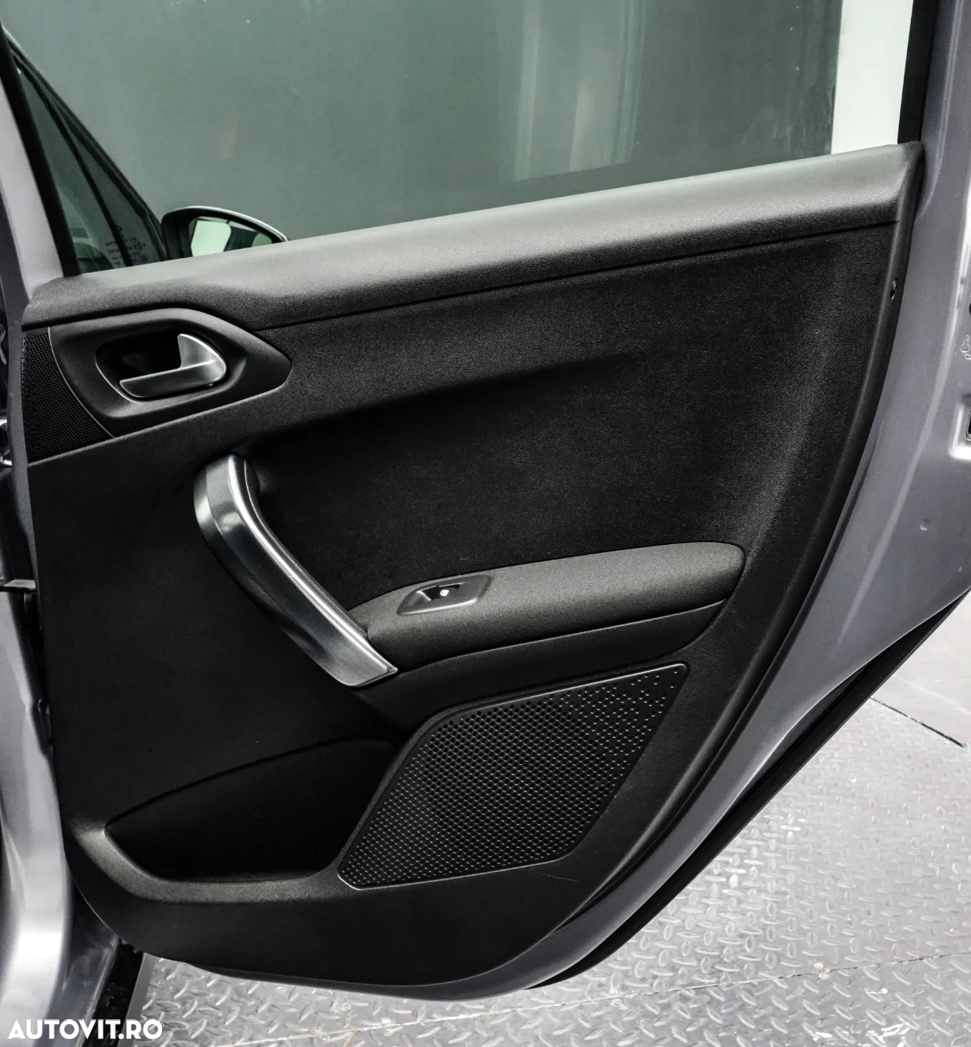 Peugeot 2008 1.2 L PureTech Active - 27