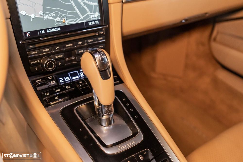 Porsche 911 Série F - 43