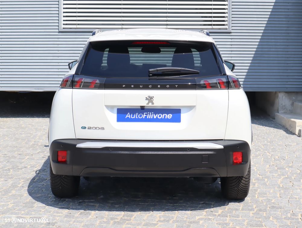 Peugeot e-2008 Allure - 14
