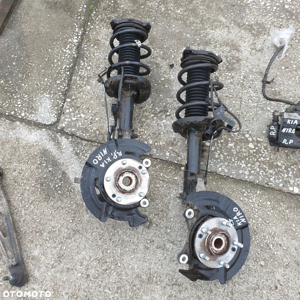 KIA NIRO I MCPERSON MCPHERSON ZWROTNICA LEWA PRAWA PRZOD 17R