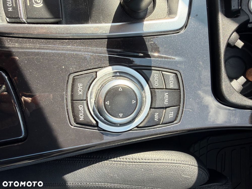 BMW Seria 5 520d - 24