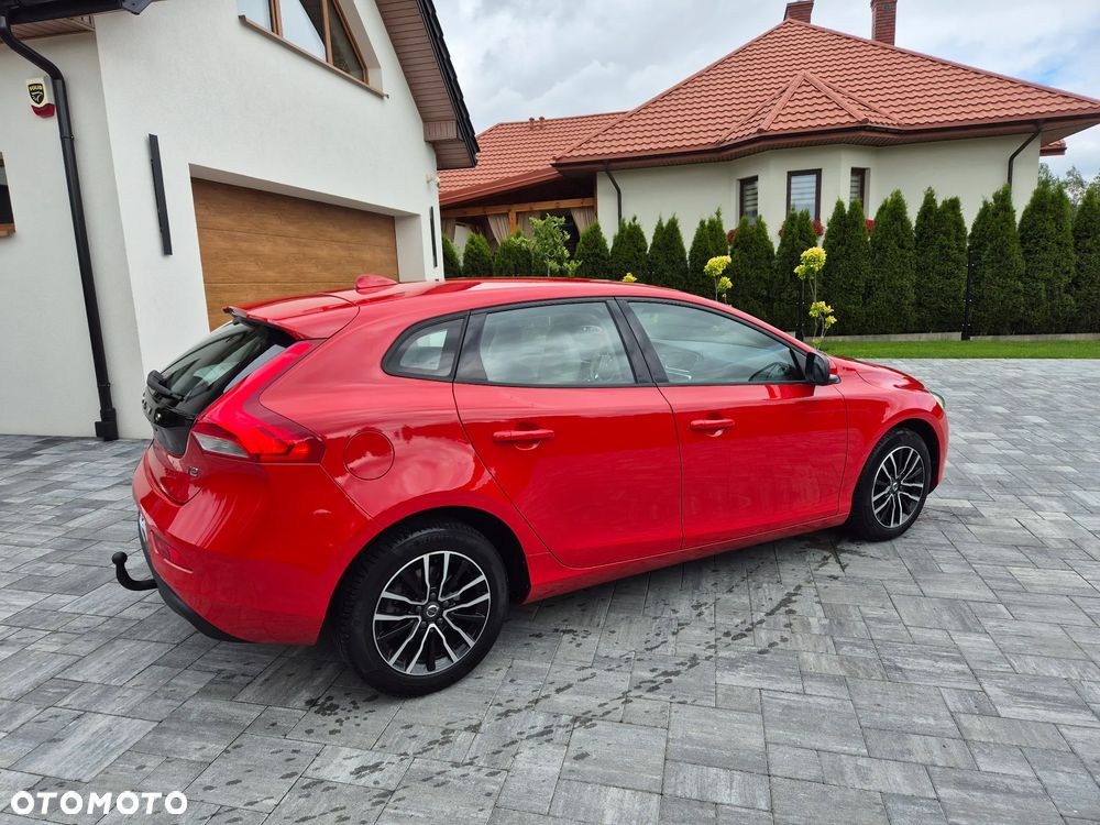 Volvo V40 T2 Drive-E Momentum - 24