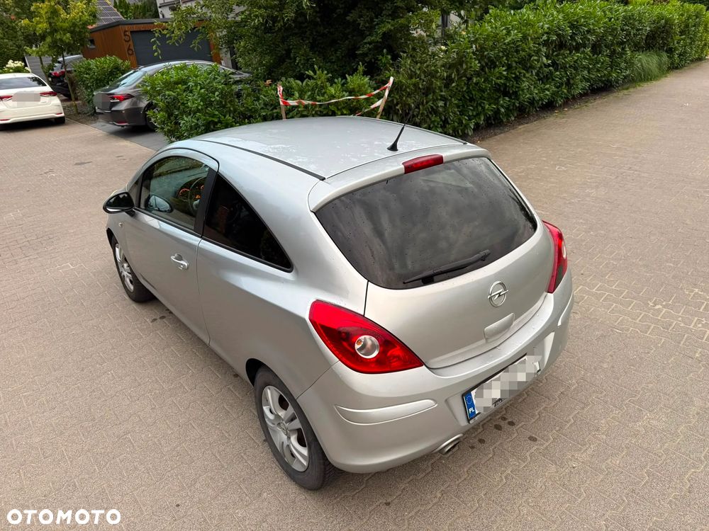 Opel Corsa 1.2 16V Graphite - 11