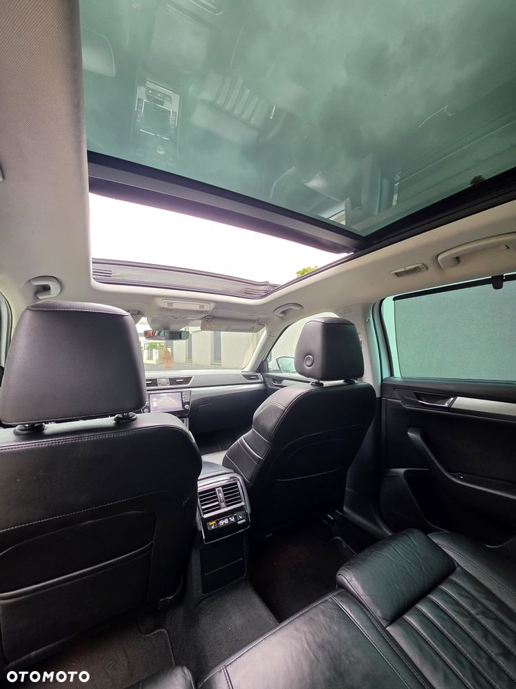 Skoda Superb 2.0 TDI Sportline - 25