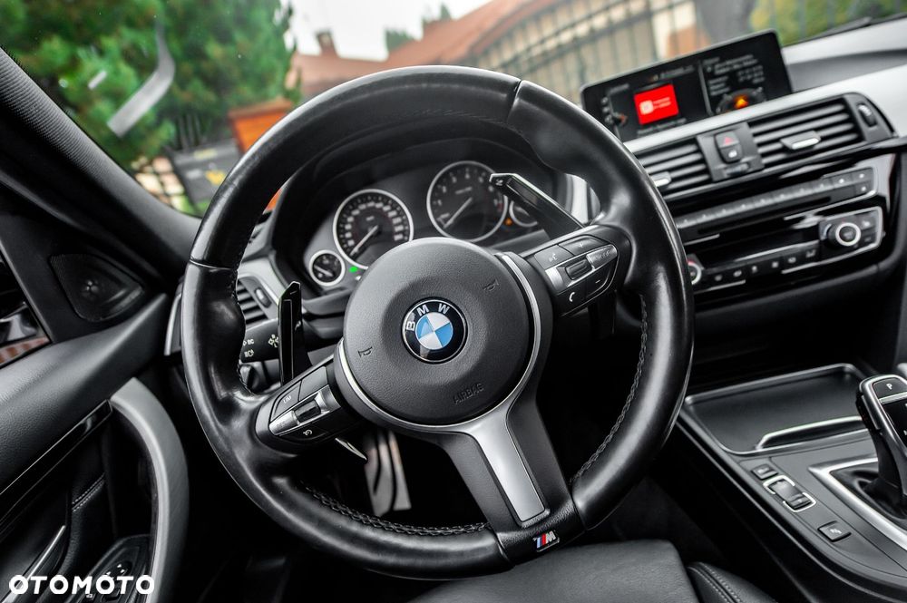 BMW Seria 3 330i xDrive Edition M Sport Shadow - 18