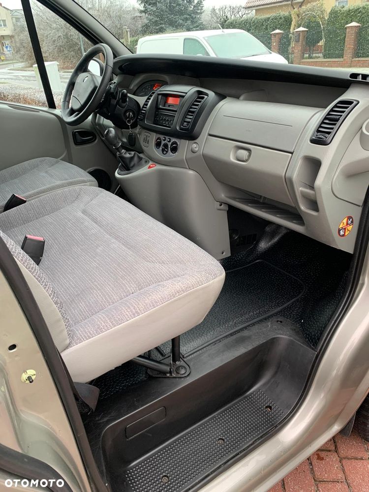 Renault Trafic - 12