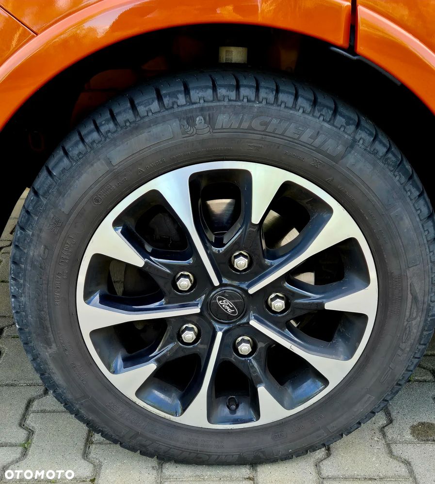 Ford Custom - 13