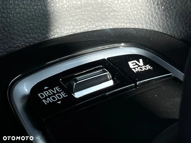 Toyota Corolla 1.8 Hybrid Comfort - 23