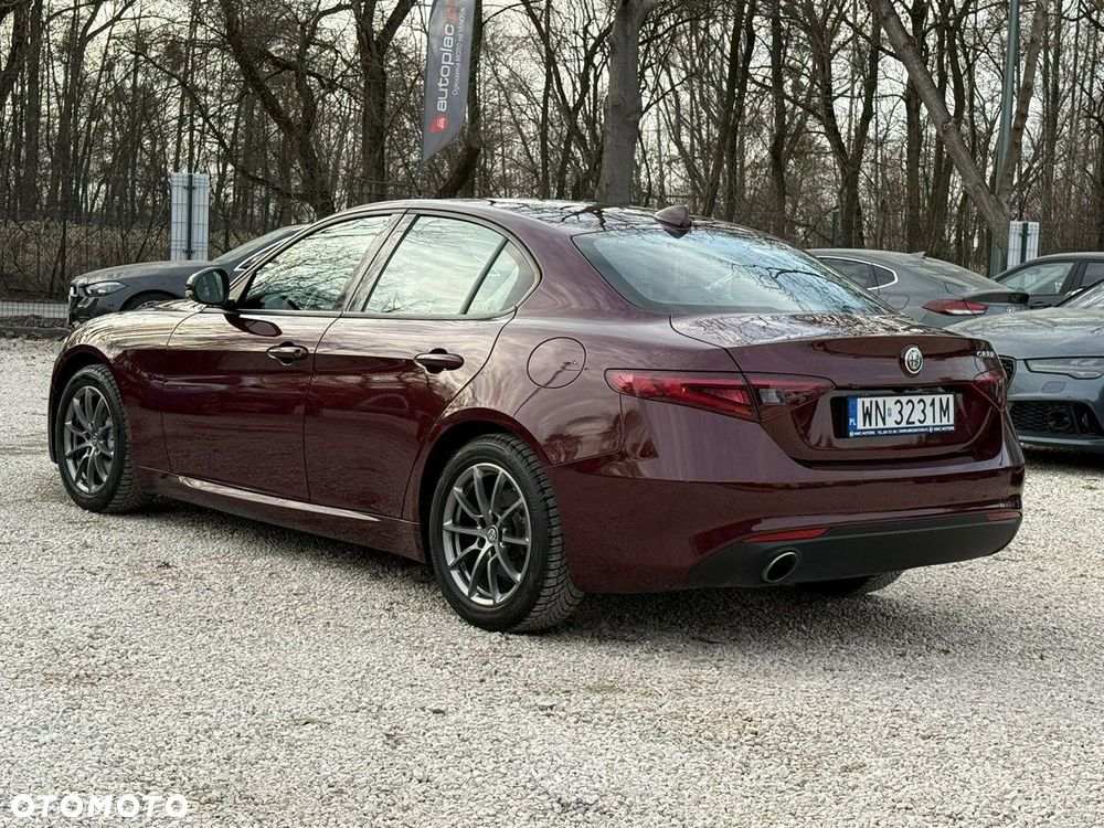 Alfa Romeo Giulia - 5