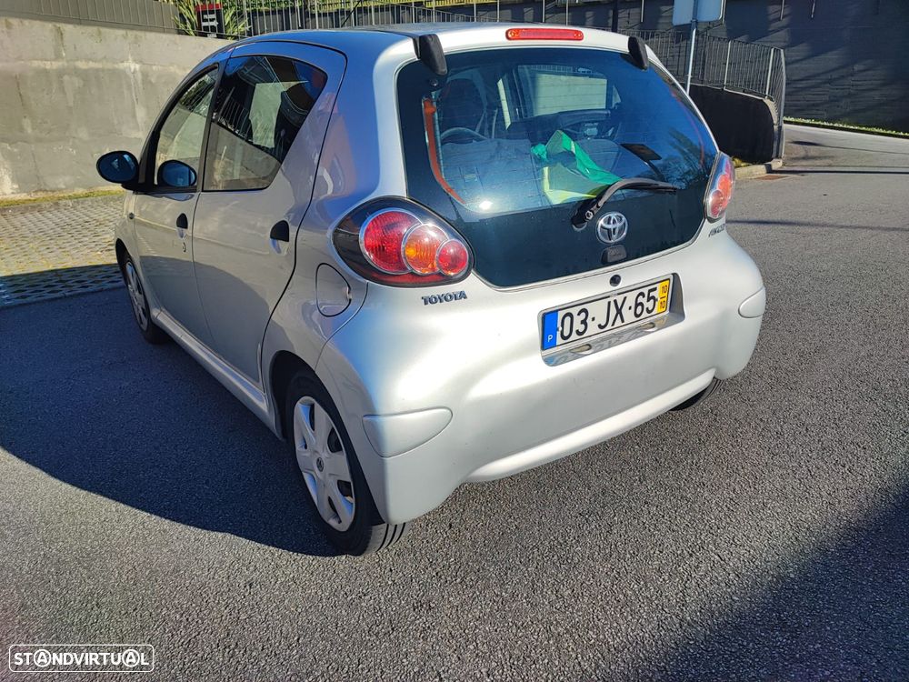 Toyota Aygo 1.0 Plus - 12
