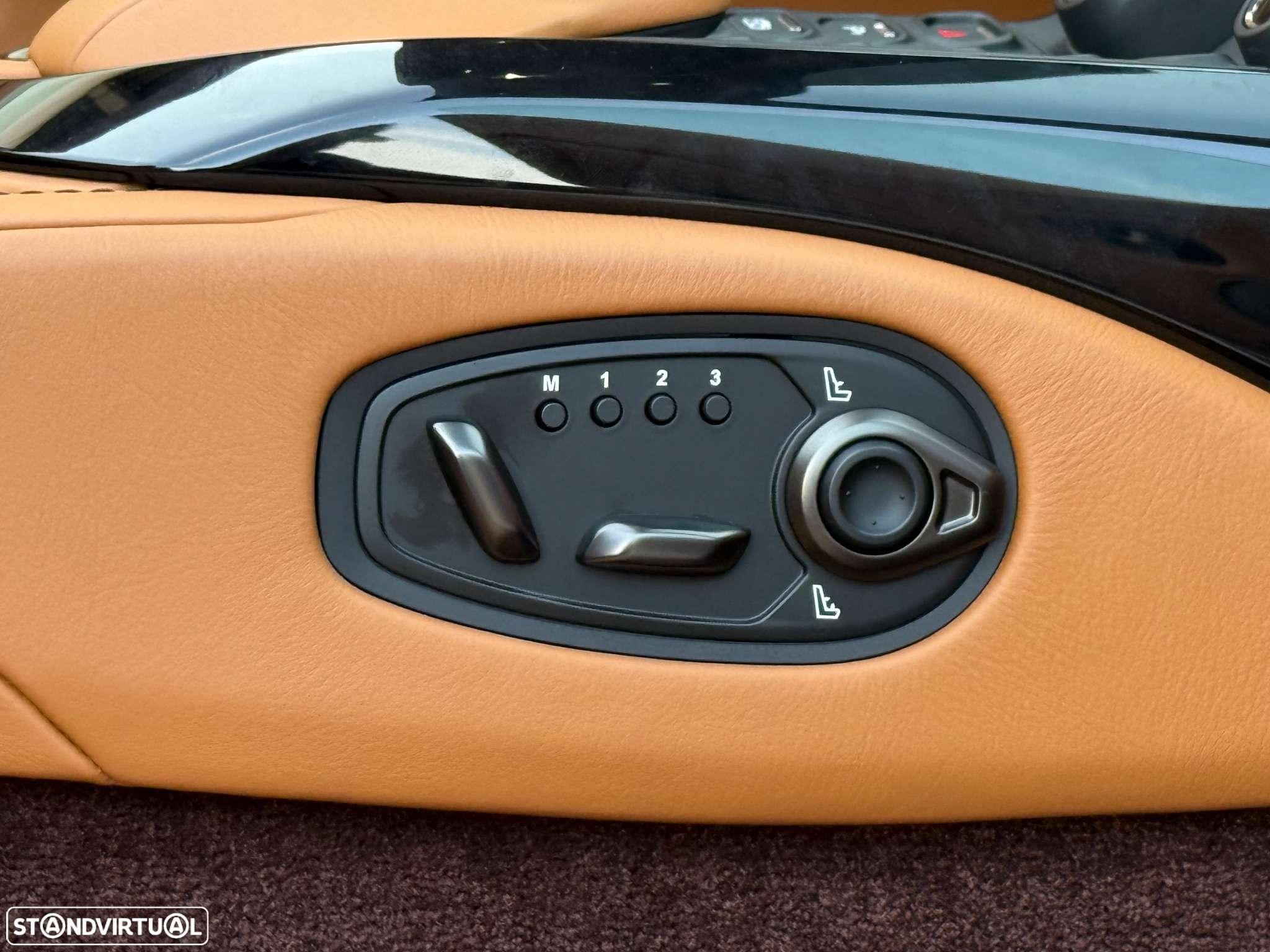 Aston Martin Vantage Roadster V8 - 49
