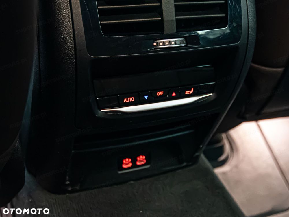 BMW X4 xDrive20i sport - 24