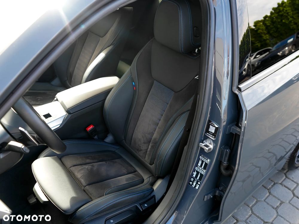 BMW Seria 3 320d xDrive mHEV - 26