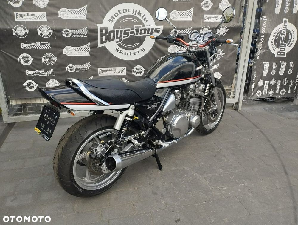Kawasaki ZR - 9