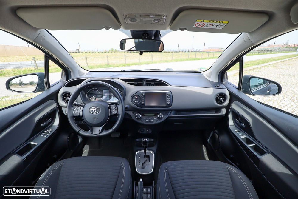 Toyota Yaris 1.5 HSD Comfort +P.Style+P.Techno - 12