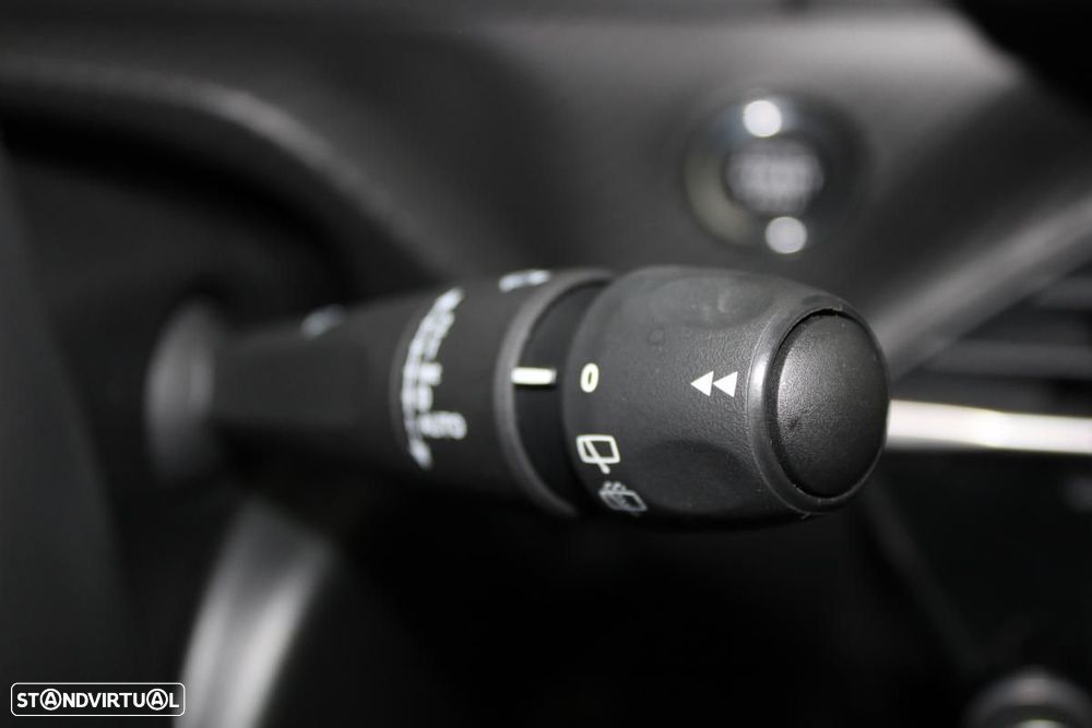 Peugeot e-2008 50 kWh GT - 19