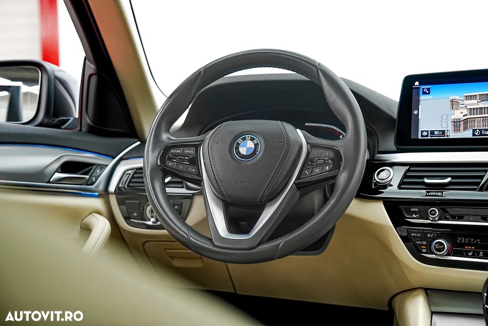 BMW Seria 5 520e AT PHEV - 33