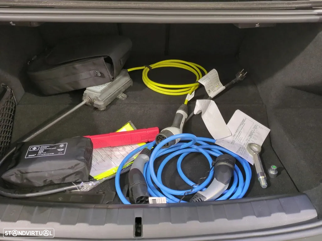 BMW 330 e Touring Pack M Auto - 10