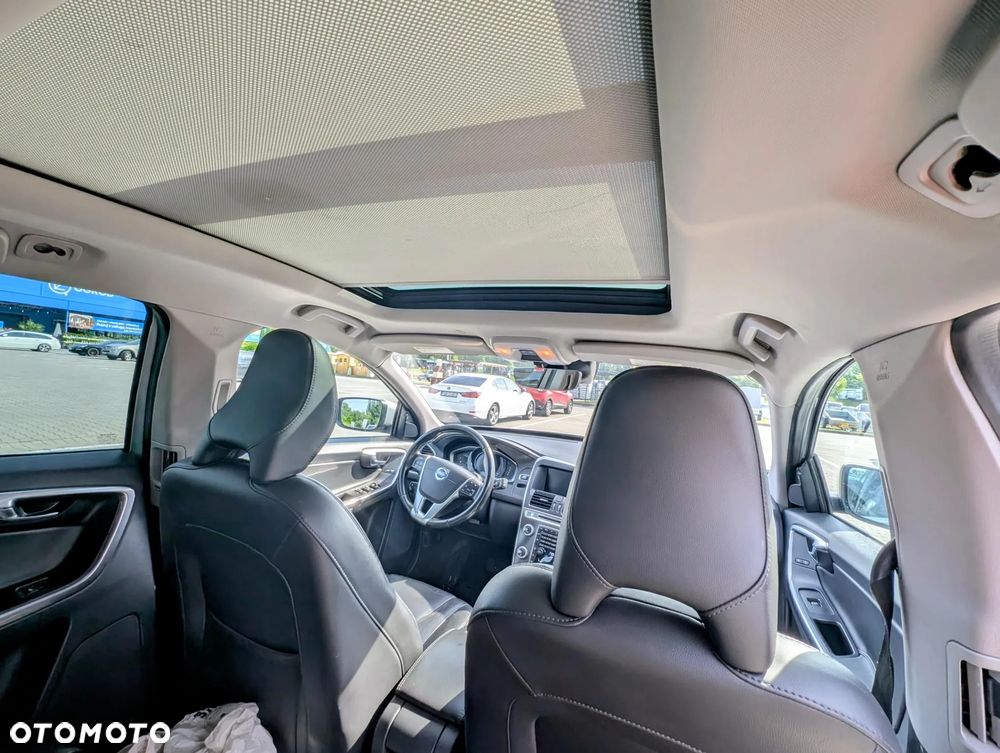 Volvo XC 60 T5 Drive-E Ocean Race - 18