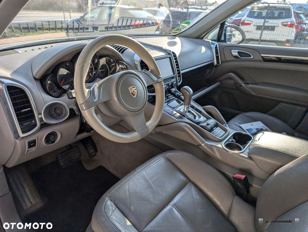 Porsche Cayenne - 6