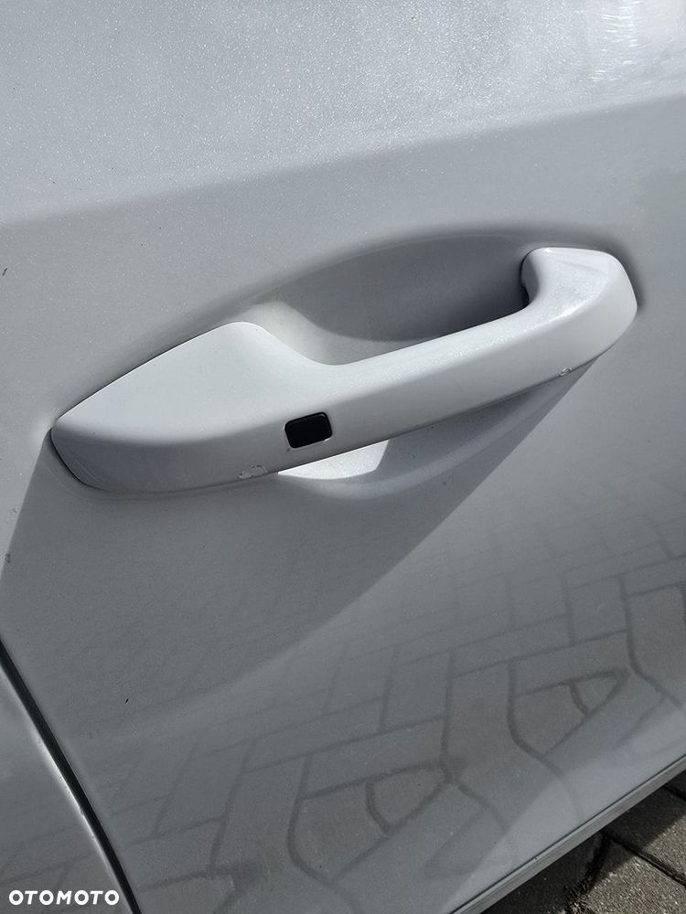 Kia Ceed - 10