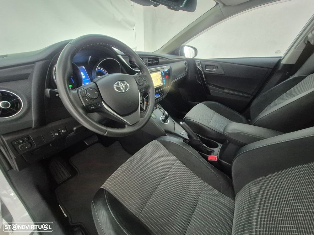 Toyota Auris Touring Sports 1.8 HSD Sport+Skyview +Navi - 9