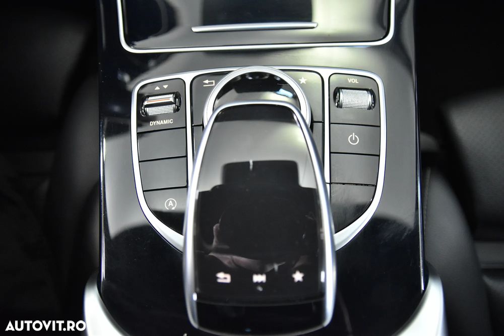 Mercedes-Benz C 400 4MATIC 9G-TRONIC AMG Line - 17