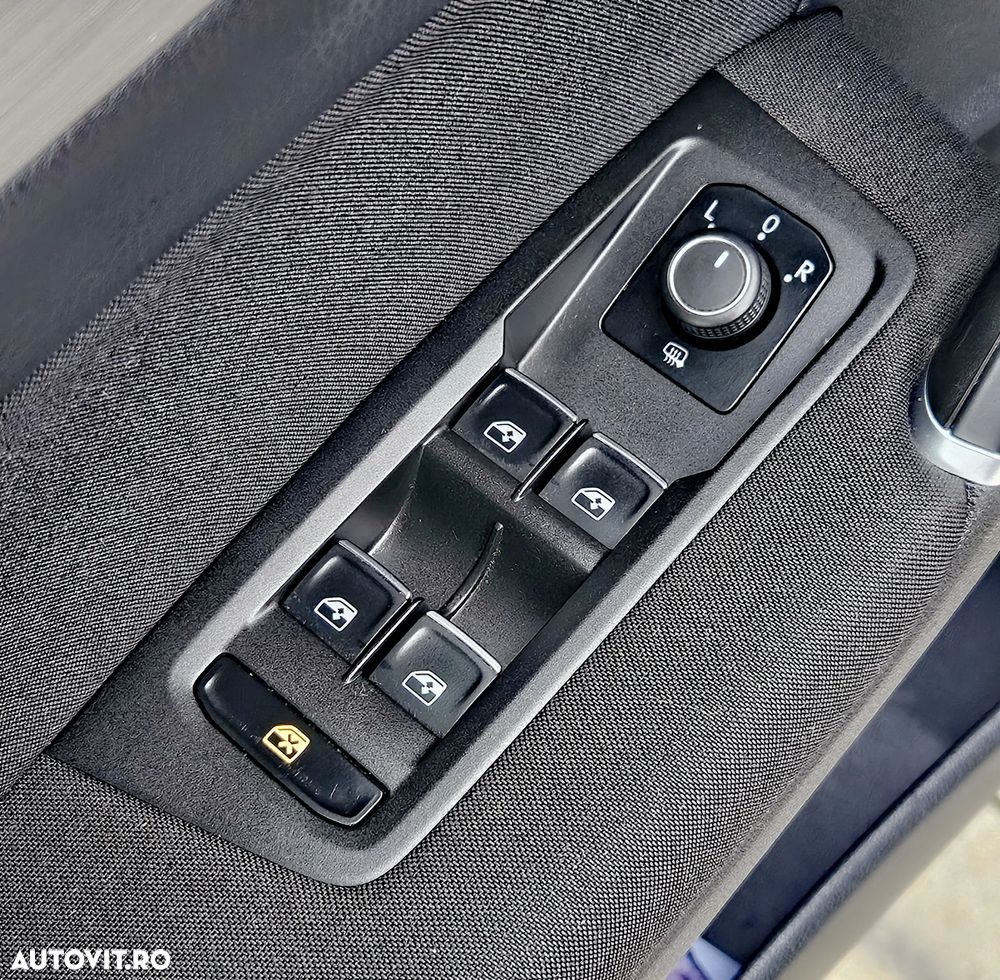 Volkswagen Touran - 11