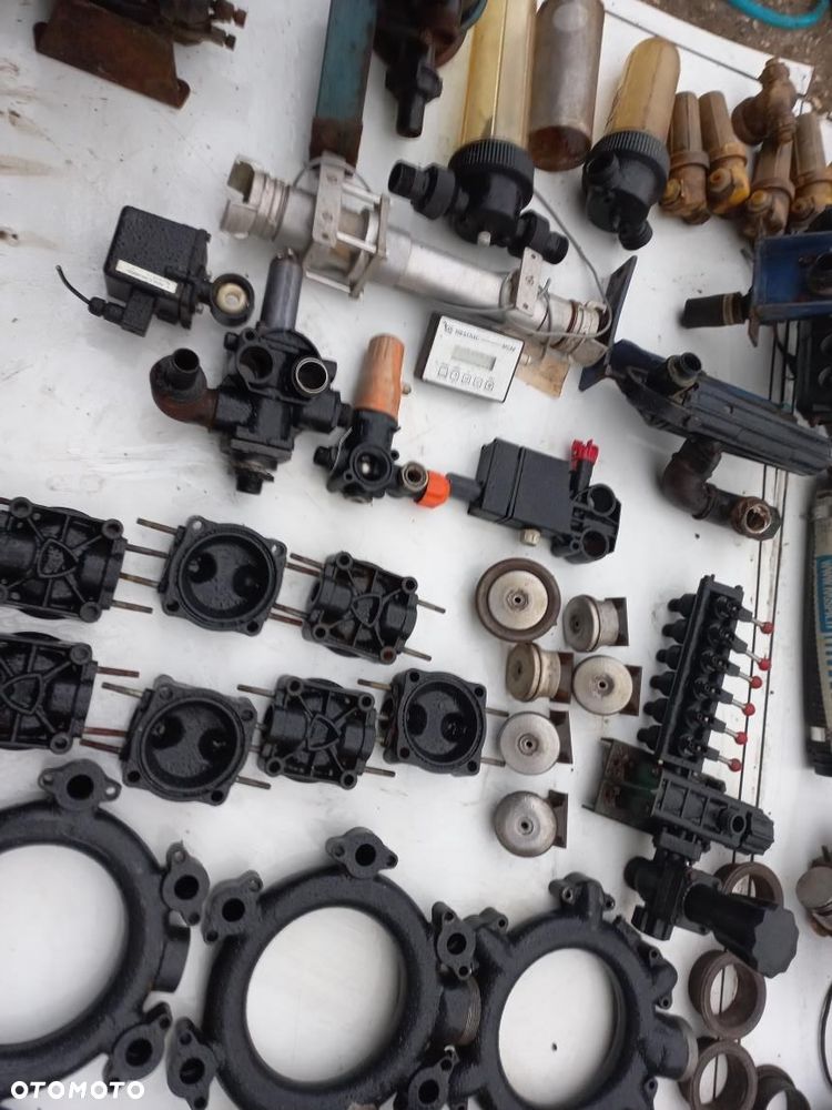 Części do opryskiwacza CARUELLE ARCA OLIMPIA  250 kolektor tłoczny,tłoczący pompy,750420,elektrozawór.rozdzielacz, pompa,obudowa,reduktor,zawór,odstojnik.ANNOVI REVERBERI AR MEDIA,HARDI - 4