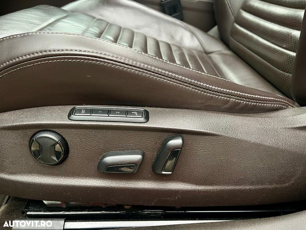 Volkswagen Passat 2.0 TDI SCR 4Motion DSG Highline - 12