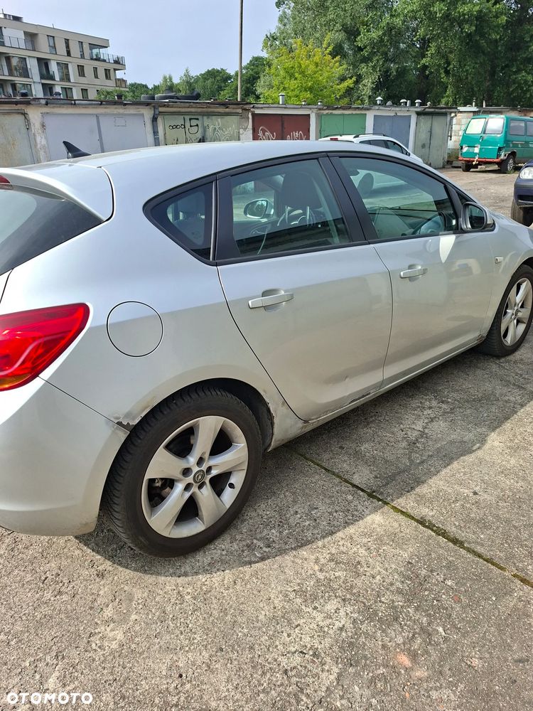 Opel Astra 1.6 - 6