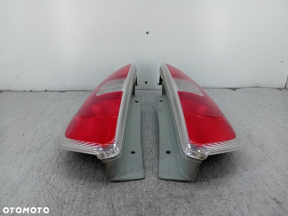 LAMPY TYŁ KOMPLET SKODA PRAKTIK 5J7945095  5J7945096 - 7