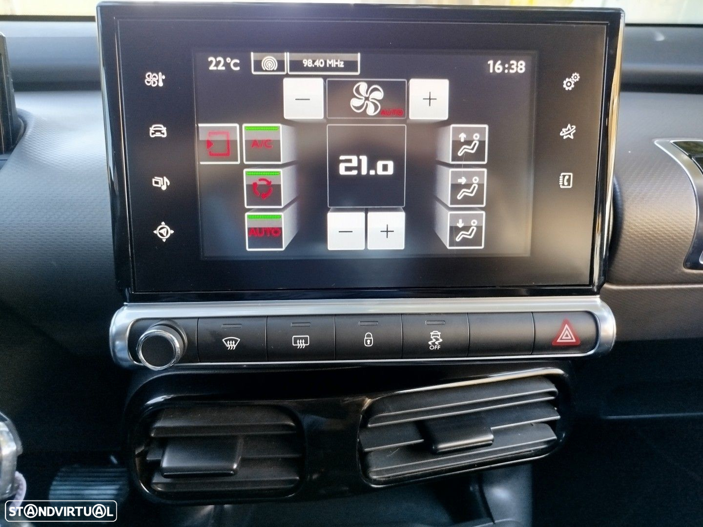 Citroën C4 Cactus 1.2 PureTech Shine EAT6 - 24