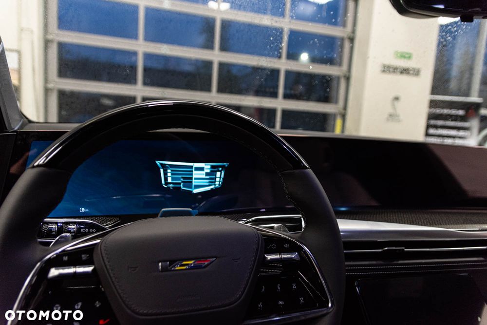 Cadillac Escalade - 18