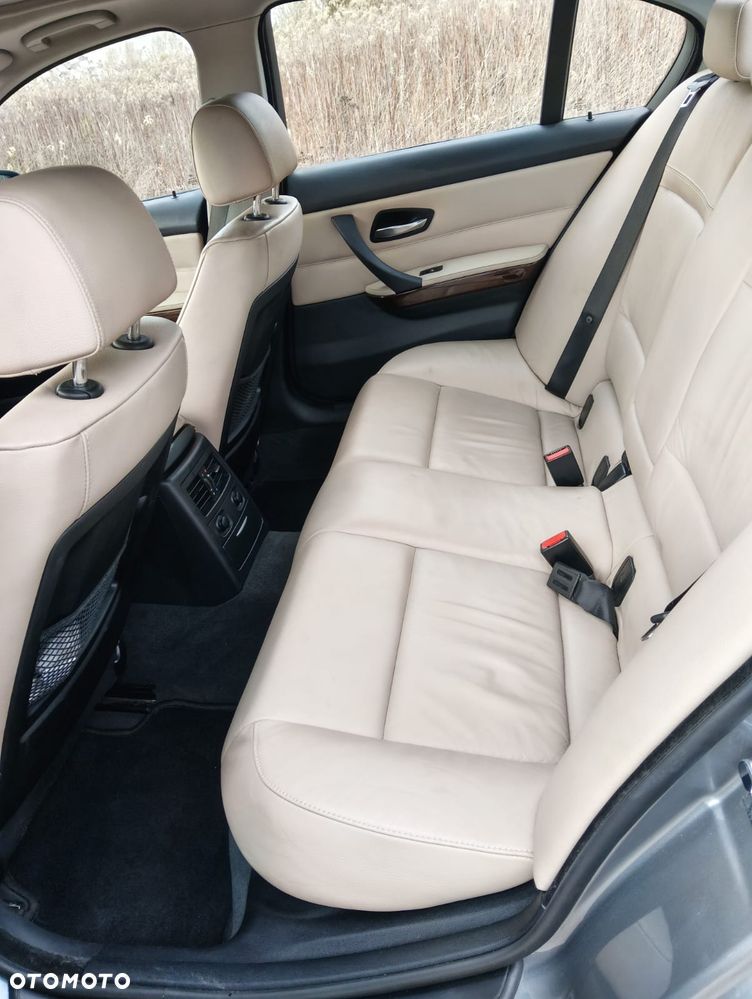 BMW Seria 3 318d DPF Edition Exclusive - 15