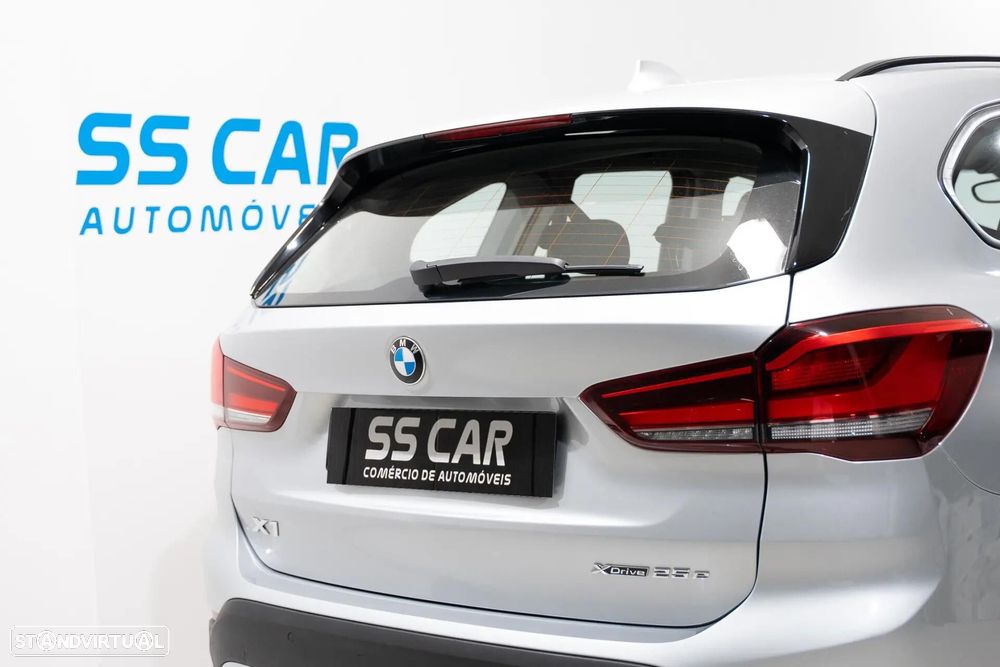 BMW X1 25 e xDrive Corporate Edition - 8
